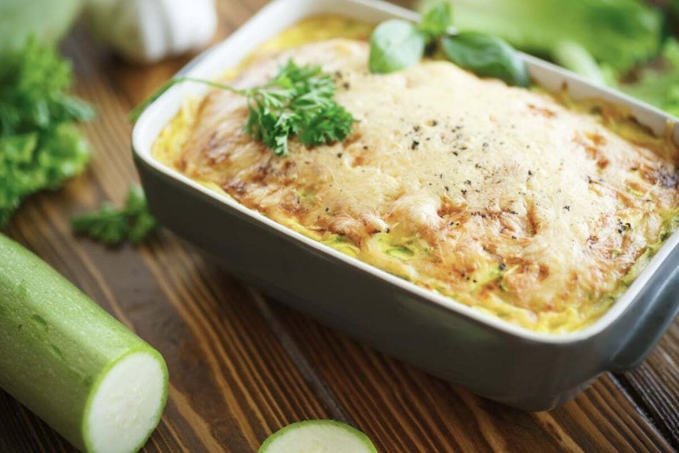 Der Zucchini-Hackfleisch-Auflauf ist schnell zubereitet und schmackhaft.