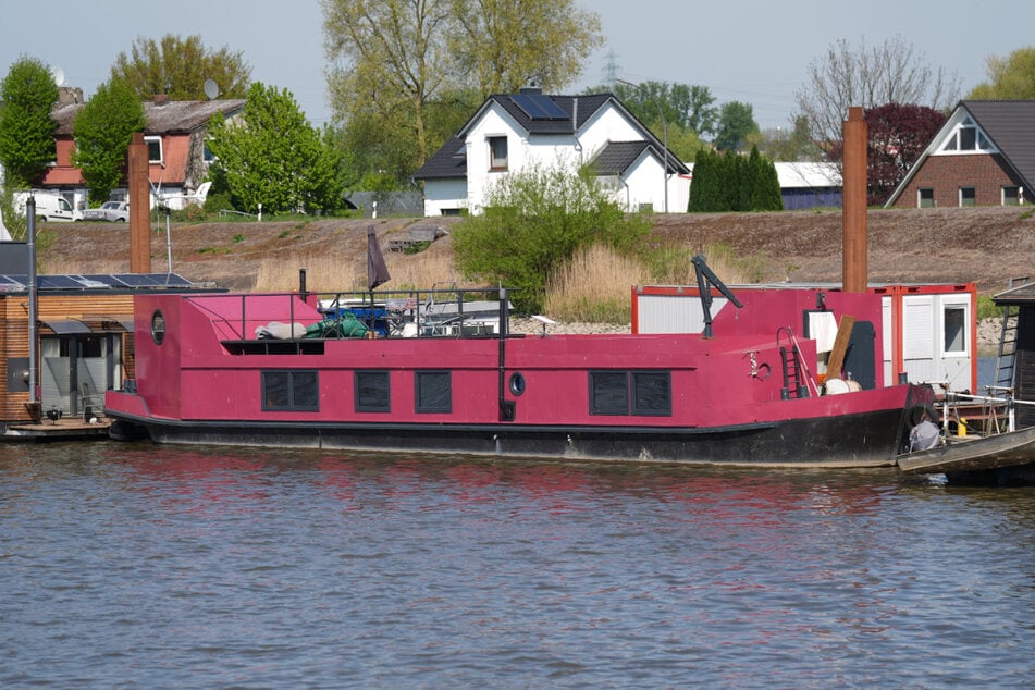 Im April hatte der 23-Jährige seine Mutter, die bekannte Bestseller-Autorin Alexandra Fröhlich (†58), ermordet.