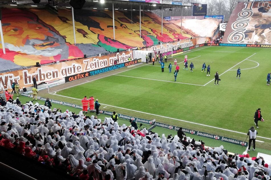 Gänsehaut vor Anpfiff bei der Choreo.