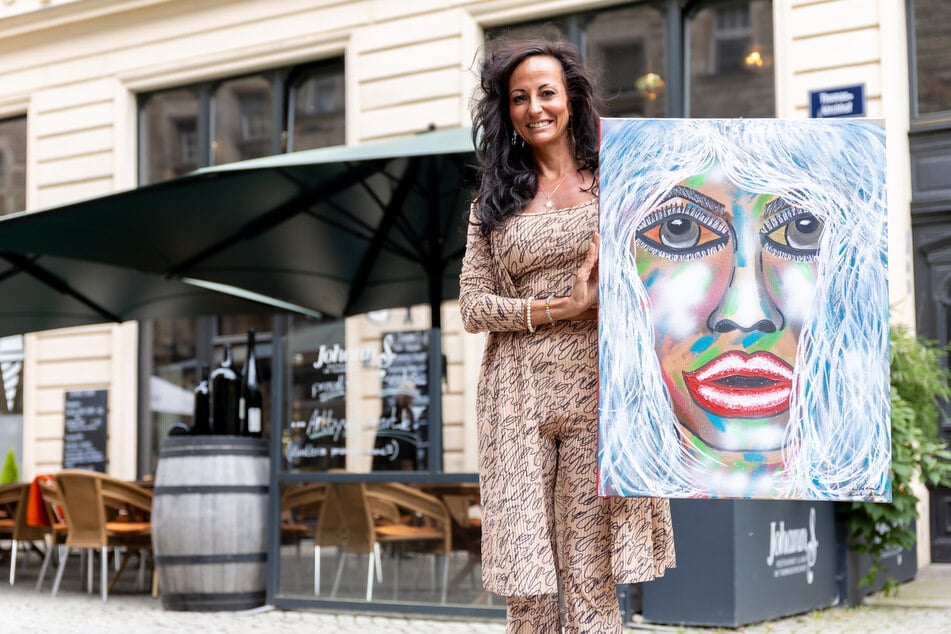 Künstlerin Katrin Ehnert schmückt das Restaurant mit ihren Werken.