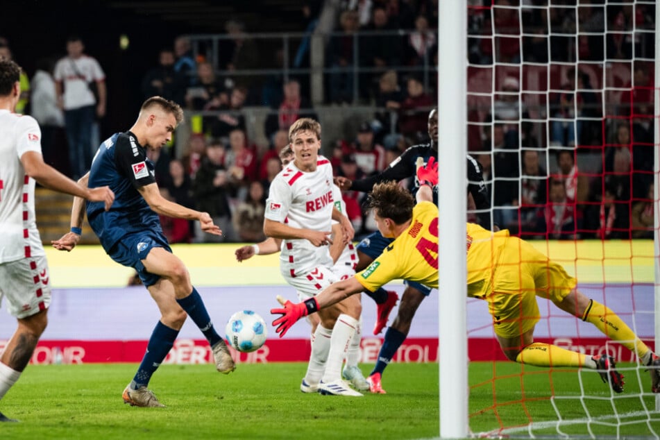 FC-Keeper Jonas Urbig könnte in zwei Jahren die Zukunft bei Bayer 04 gehören.