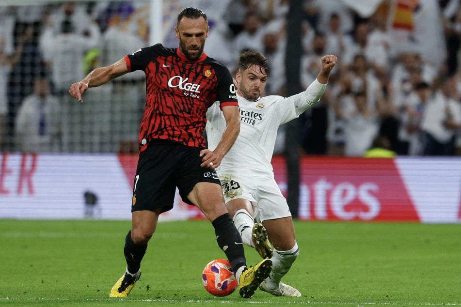 Raúl Asencio (r.) am Mittwoch im Einsatz gegen Mallorca.