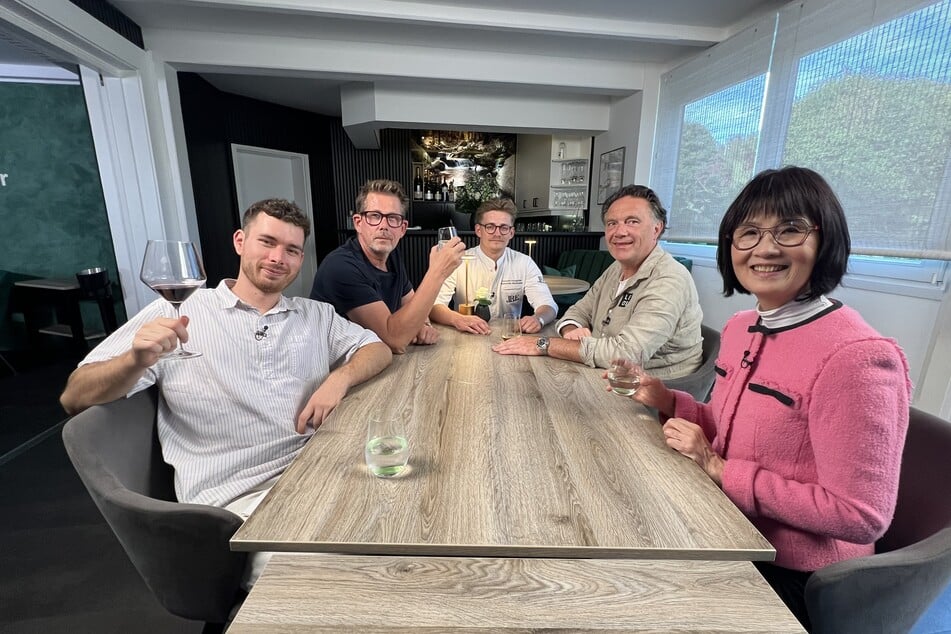 Johannes kann sich gemeinsam mit Huong (67, r.) den Sieg sichern!