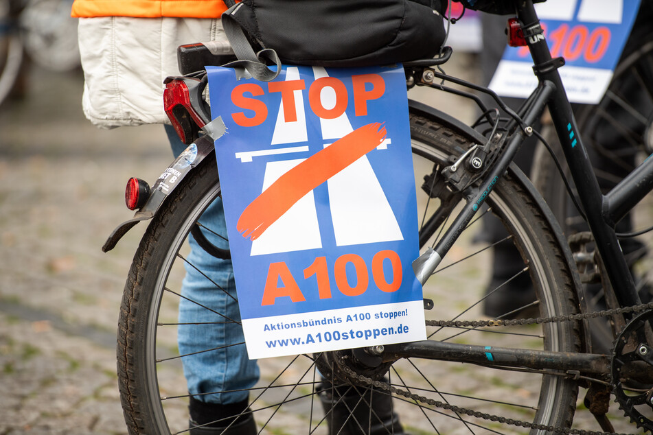 Am Samstag wurde eine Fahrraddemo gegen den Ausbau der Autobahn 100 angekündigt (Archivbild).
