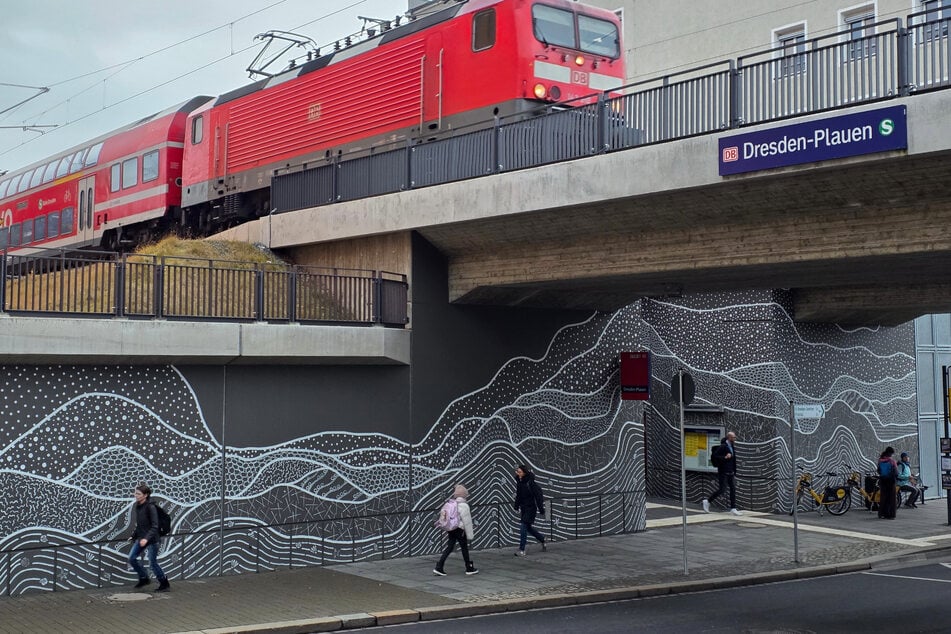 Im Rahmen der Neugestaltung der Zukunftsbahnhöfe wird auch das Umfeld mitgestaltet.