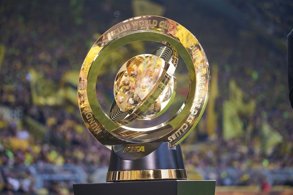 Diesen Pokal gibt es bei der Klub-WM zu gewinnen. Wie viele Zuschauer das vor Ort verfolgen - fraglich.