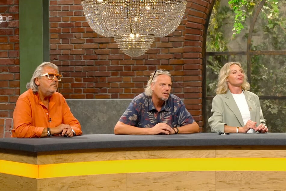 Roman Runkel (65, l.) hat ein Herz mit dem Verkäufer.