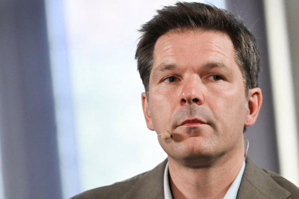 Berlin: Kurz vor der Wahl: Ermittlungen gegen SPD-Spitzenkandidat Steffen Krach
