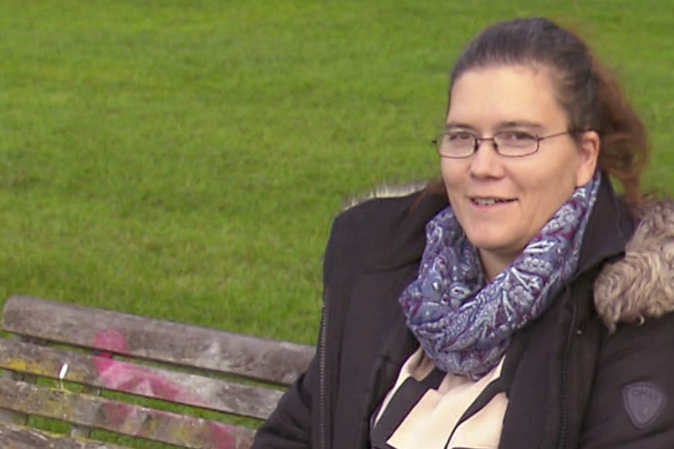 Arbeitslose Sabrina lacht über Kündigung: "Ich soll einen toten Nachbarn rassistisch beleidigt haben"