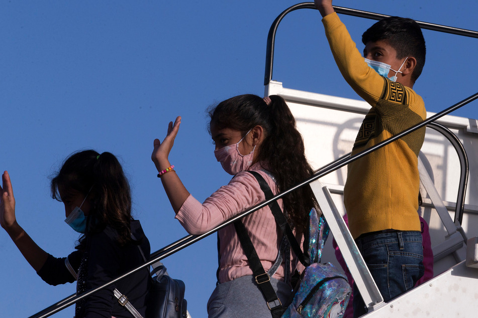 Mehr als 100 Flüchtlinge aus Griechenland in Deutschland gelandet
