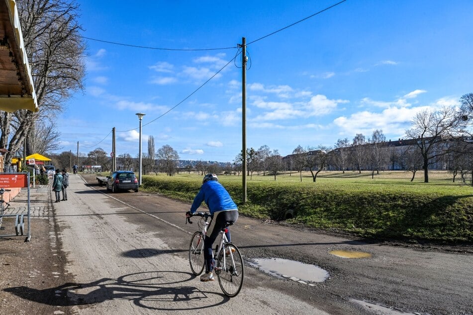 Der Elberadweg soll erweitert werden, um Radfahrer und Fußgänger zu trennen.