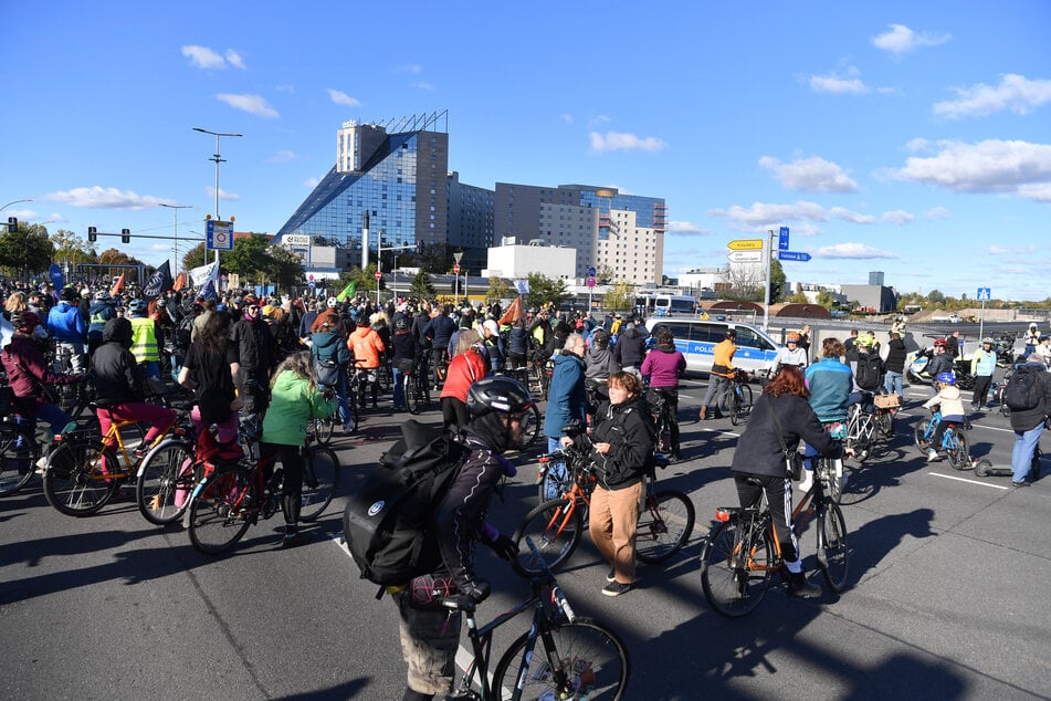 Unter den Beteiligten waren unter anderem der Verein Changing Cities, der Bund für Umwelt- und Naturschutz (BUND) Berlin sowie Fridays for Future Berlin.