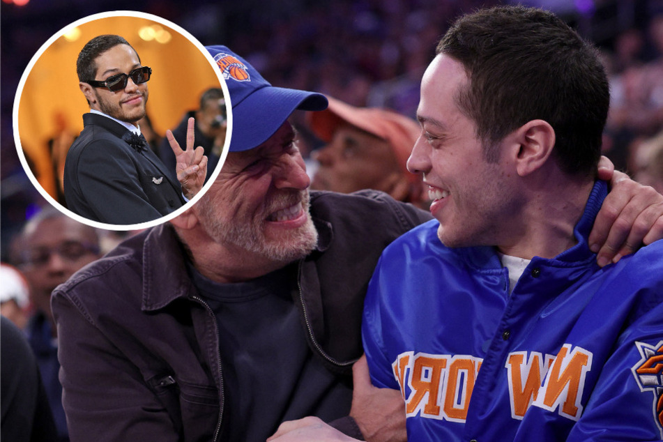 A video has emerged on social media which shows Pete Davidson shove a fan at a New York Knicks game on Sunday.