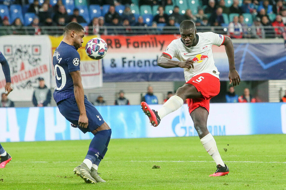 Dayot Upamecano ist ein umworbener Spieler. Nun hat sein Berater einen Verbleib bei RB in Aussicht gestellt.