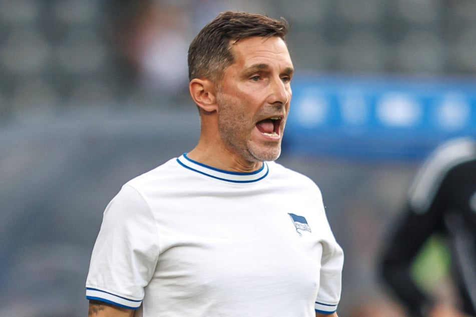 Stefan Leitl (48) muss bis auf Weiteres mit dem vorhandenen "Spielermaterial" bei Hertha BSC auskommen.