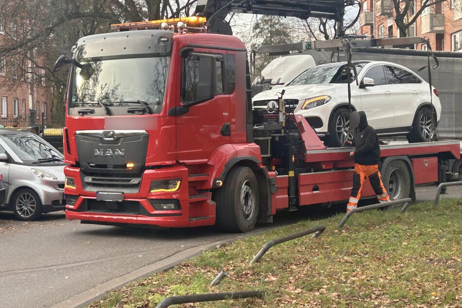 Hamburg: Streit eskaliert: Polizei beschlagnahmt Auto trotz massivem Gegenwind