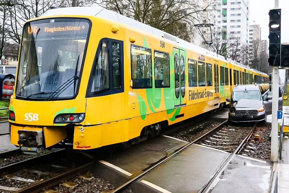 Der Stadtbahnverkehr war nach dem Unfall zeitweise gesperrt.