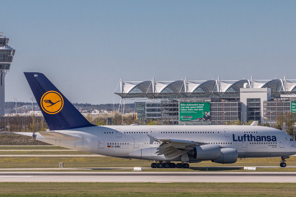 Orderten nur weiße und durchsichtige Bälle: Lufthansa ließ sich für eine Firmenfeier mit Eurowings sächsische Bälle in nur zwei Farben liefern.