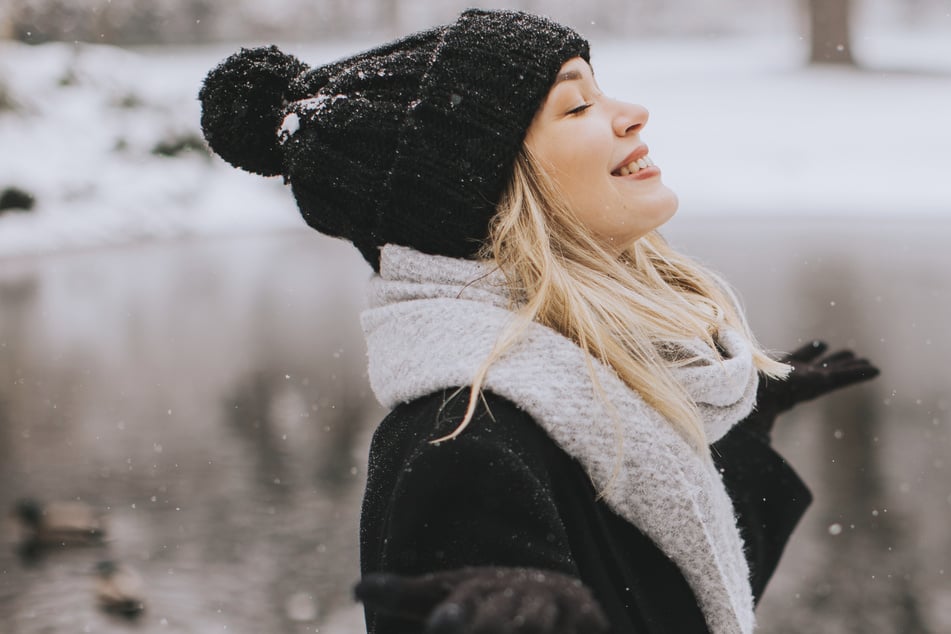 Warm anziehen müssen wir uns auch schon bis zum Jahresende. Zum Start in 2026 kann es überall in Deutschland Schnee geben.