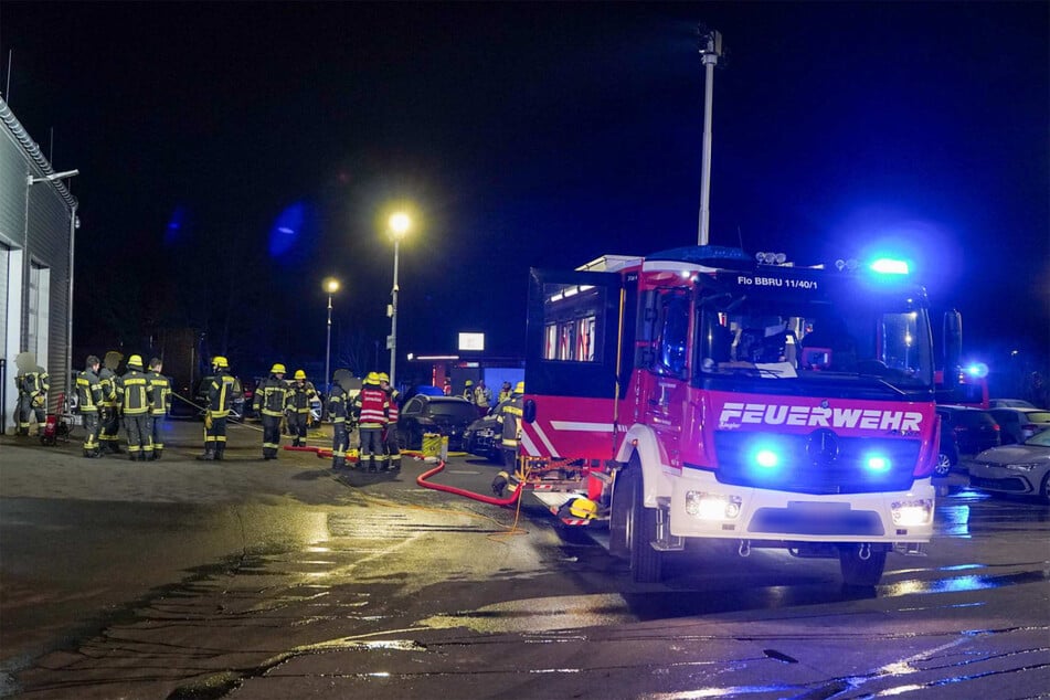 Die Feuerwehr war mit einem Großaufgebot Vorort.