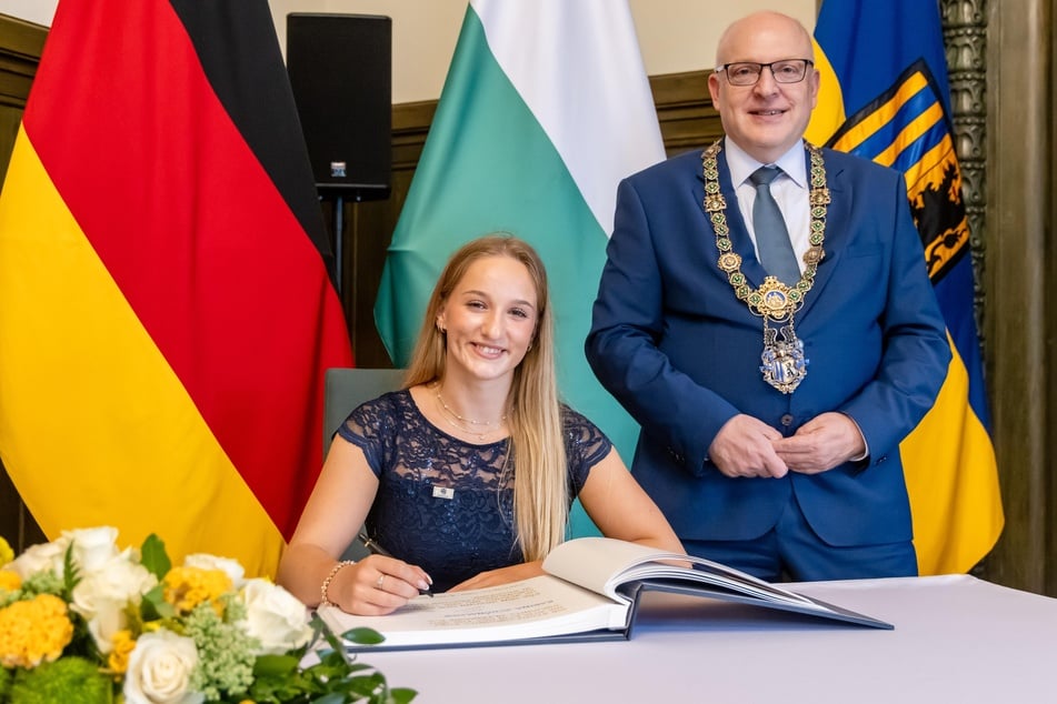 Karina Schönmaier (21) verewigte sich am Freitag erneut im Goldenen Buch des Sports.