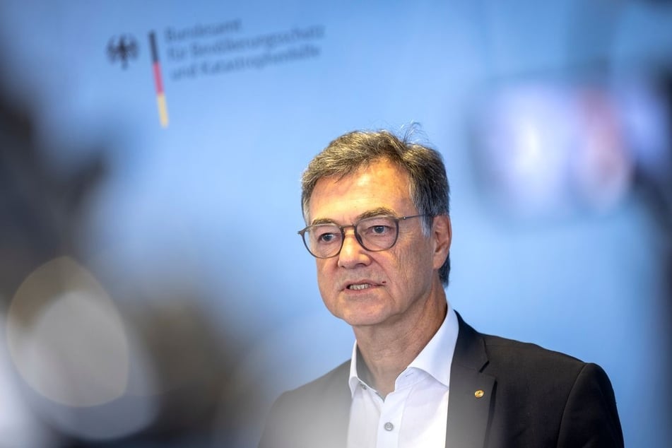 Der Präsident des Bundesamts, Ralph Tiesler, macht auf die Bedeutsamkeit des historischen Archivs aufmerksam. (Archivfoto)