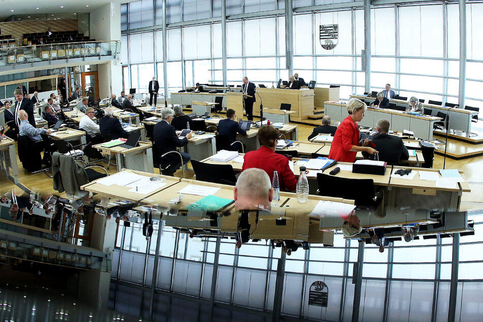 Blick in den Plenarsaal des Landtags von Sachsen-Anhalt.
