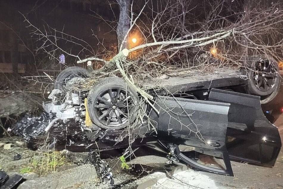 Berlin: Unfassbarer Unfall in Kreuzberg: Verwüstung auf einhundert Metern!