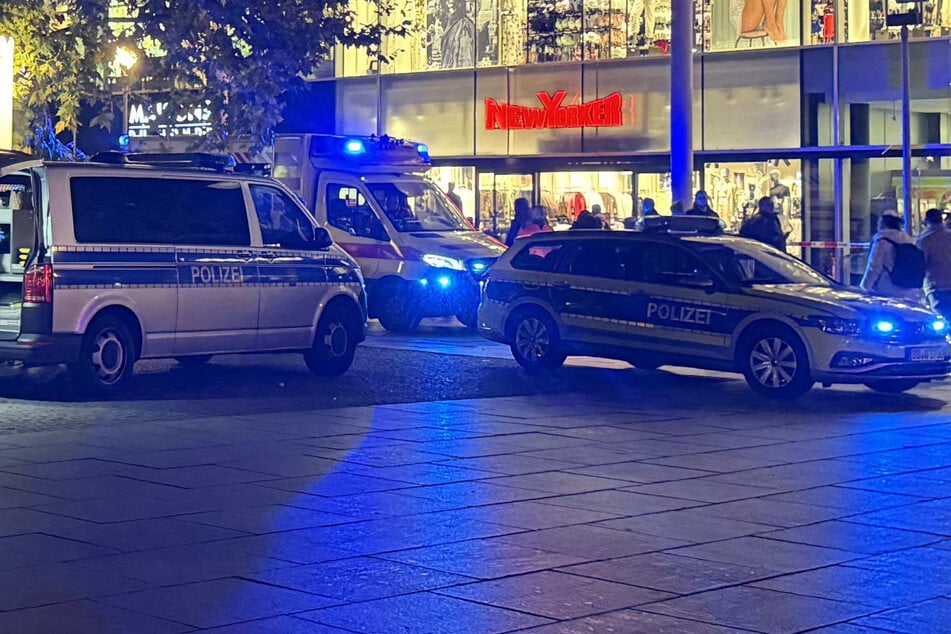 Polizei und Rettungskräfte waren auf der Prager Straße im Einsatz.