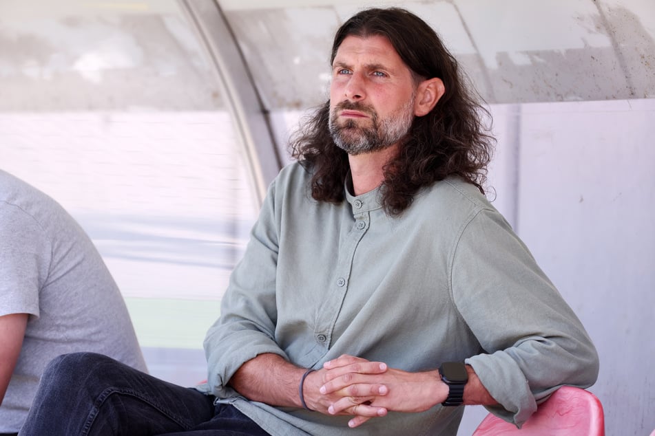 FSV-Sportdirektor Robin Lenk (41) will Cemal Sezer behutsam aufbauen.