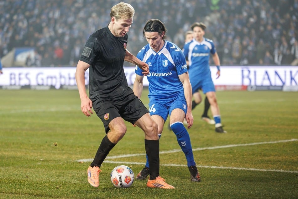 Vincent Vermeij (l.) gewann viele Zweikämpfe, traf aber nicht zum 3:1.