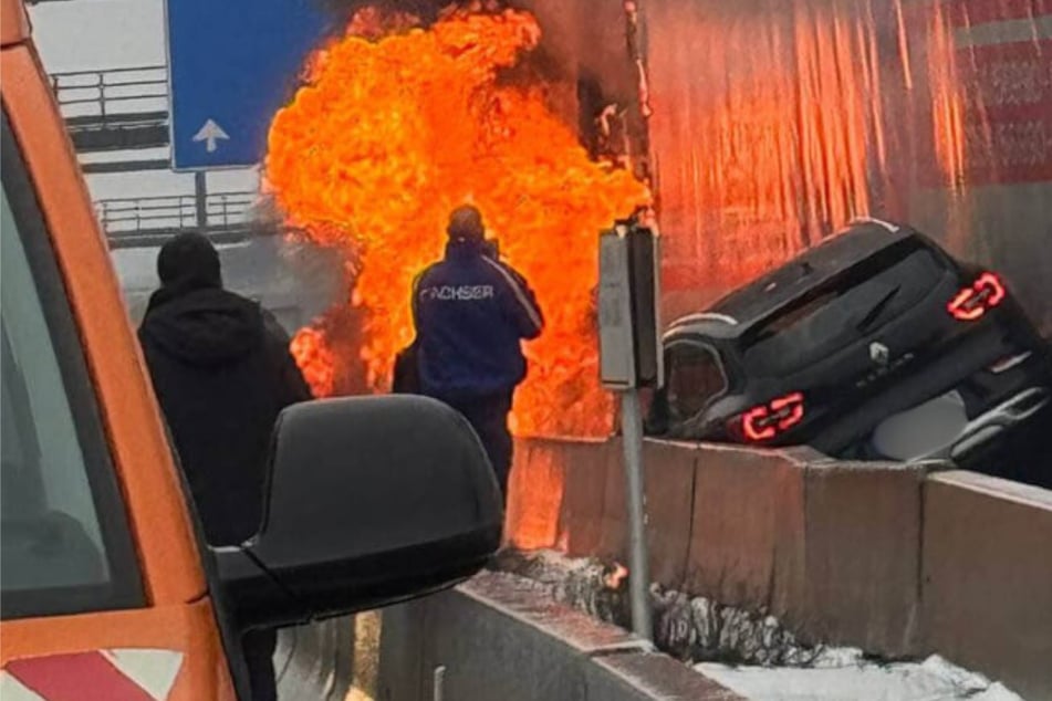Unfall A6: Video von brennendem Verletzten geteilt: "An Geschmacklosigkeit nicht zu übertreffen"