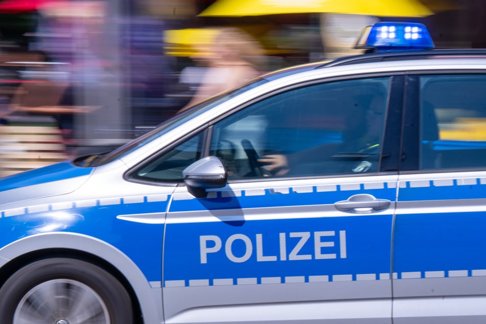 Die Polizei hatte am Herrentag und der darauffolgenden Nacht viel in Dresden zu tun. (Symbolbild)