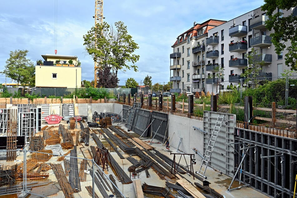 Die Arbeiten auf der Baustelle, welche auch von der Löbtauer Straße aus zu sehen ist.