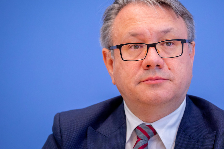 Der Abgeordnete Georg Nüßlein (51) hat seinen Austritt aus der Unionsfraktion erklärt.
