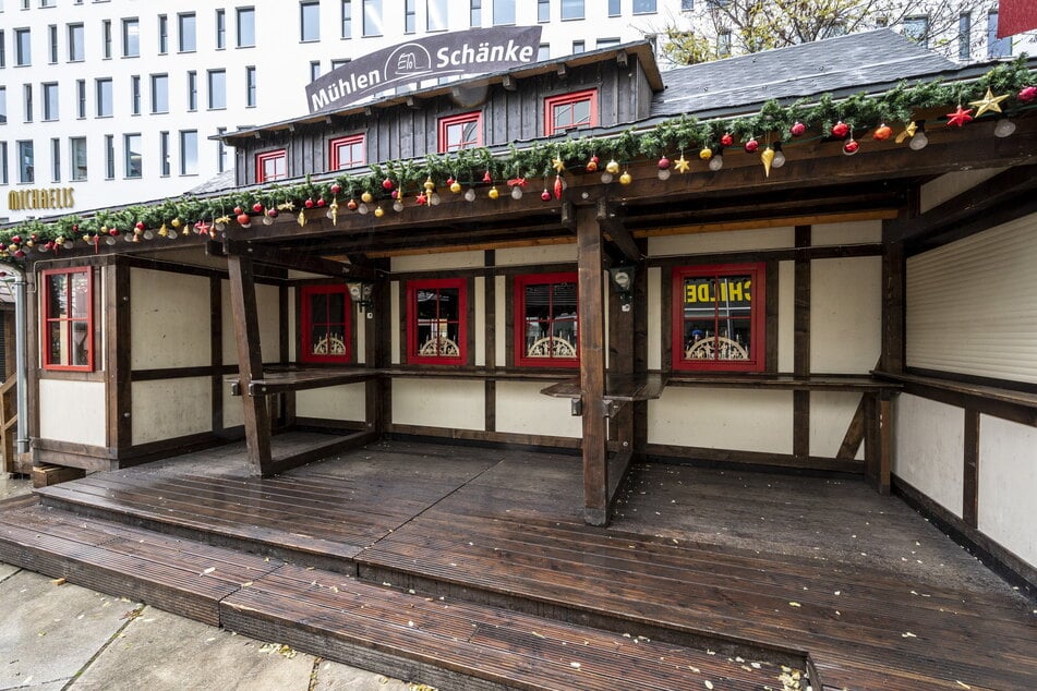 Weihnachtsmarkt "to go": Die Chemnitzer "Mühlenschänke" steht für 95.000 Euro zum Verkauf.