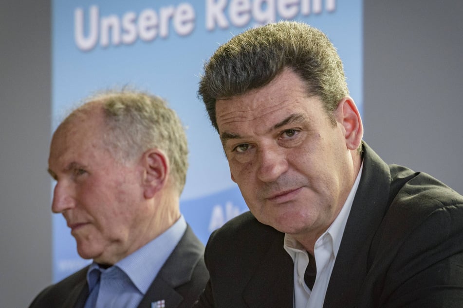 Was wusste Josef Dörr (links) über die Nebentätigkeiten seines Sohnes Michel (62)? (Archivbild)