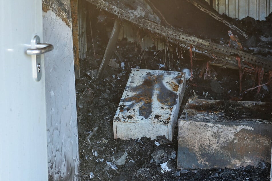 Stellwerk kann nach Feuer nicht repariert werden: Strecke Berlin - Magdeburg weiter eingeschränkt