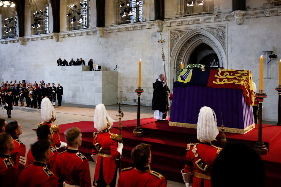Der Sarg der Queen wurde in der Westminister Hall - dem ältesten Teil des Parlaments - aufgebahrt.