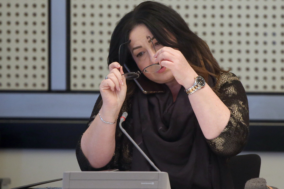 Dilek Kalayci (SPD), Gesundheitssenatorin, im Abgeordnetenhaus während einer Sitzung des Ausschusses für Gesundheit, Pflege und Gleichstellung.