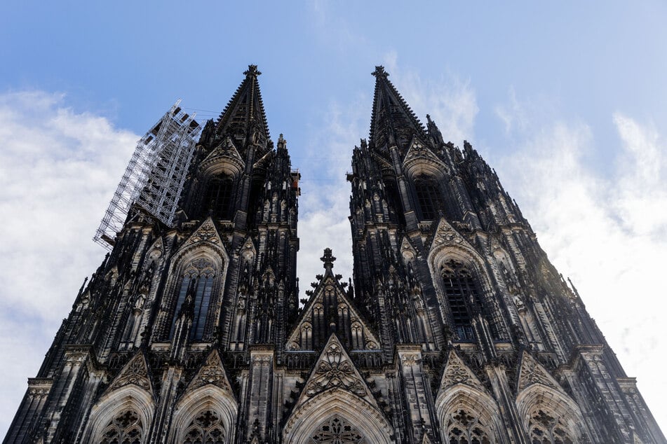 Mann wurde hunderte Male von Priester missbraucht: Jetzt klagt er gegen Kölner Erzbistum