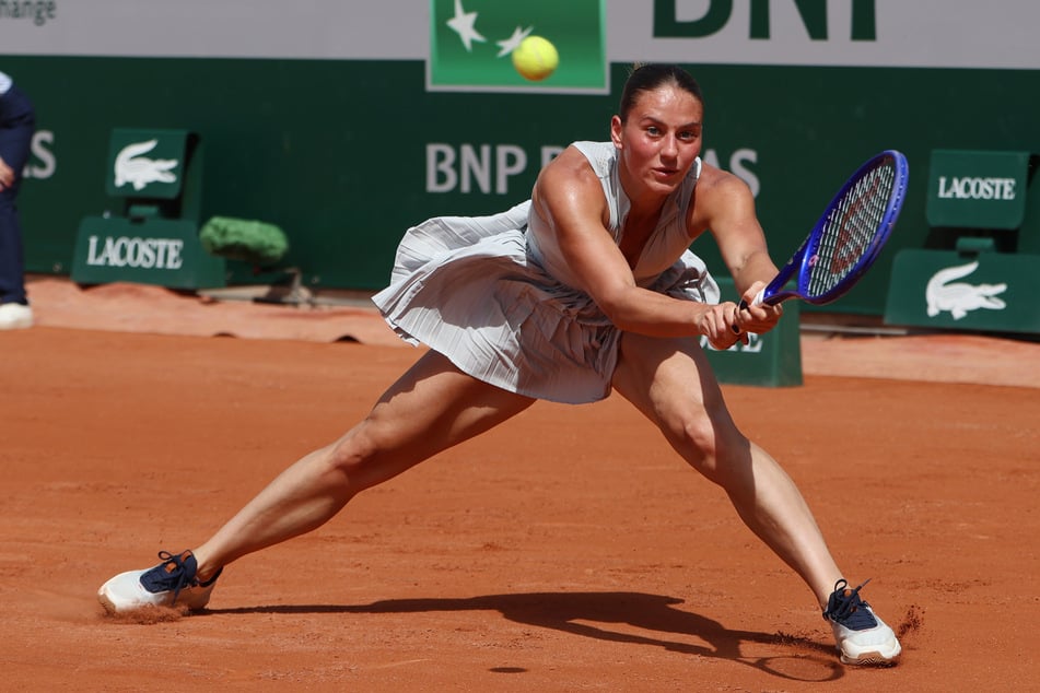 Marta Kostyuk (23, im Bild) besiegte ihre Erstrunden-Gegnerin Oksana Selekhmeteva (23) trotz der schrecklichen Nachrichten, die sie kurz zuvor erhalten hatte.