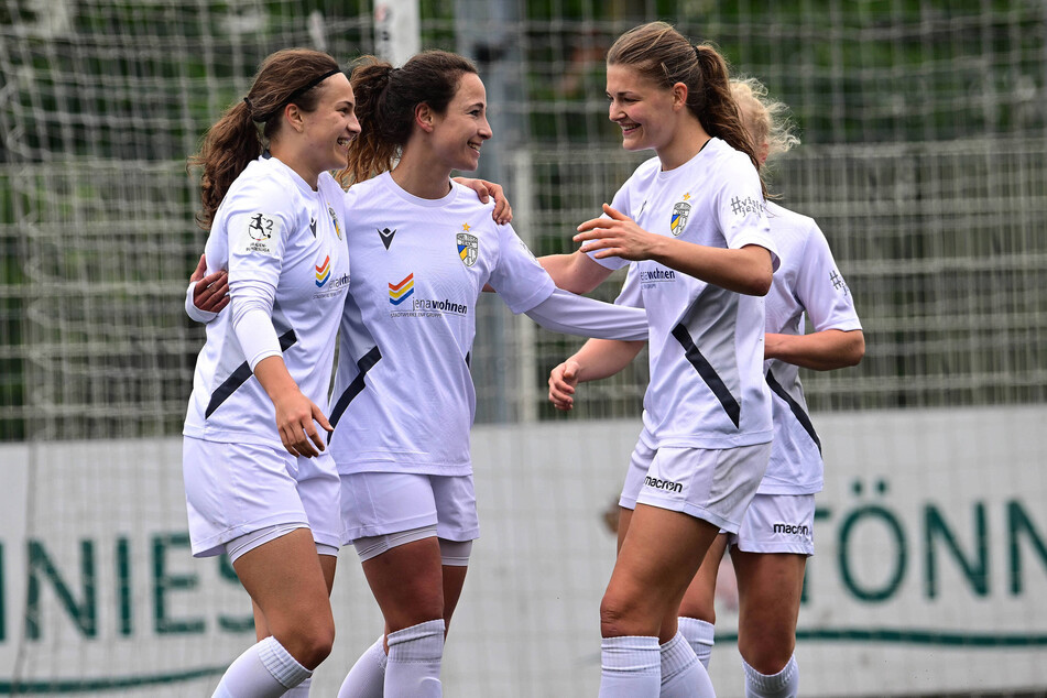 Nach der sportlichen gab es für die Fußballerinnen des FC Carl Zeiss Jena nun auch aus wirtschaftlicher Sicht grünes Licht.