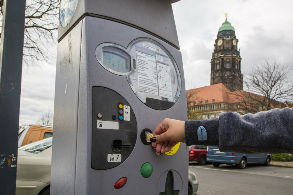 Wer künftig in Dresden parken will, muss mehr Geld einwerfen als bisher.
