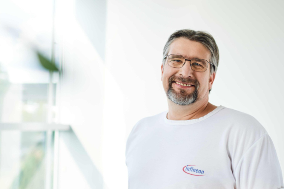 Instandhalter für Nasschemie Thomas Wrzesinky liebt seinen Job bei Infineon Dresden.