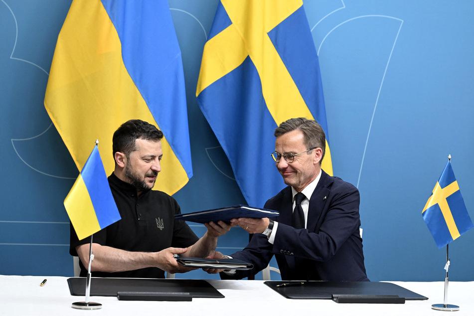 Der ukrainische Präsident Wolodymyr Selenskyj (46, l.) und Schwedens Ministerpräsident Ulf Kristersson (60) in Stockholm.