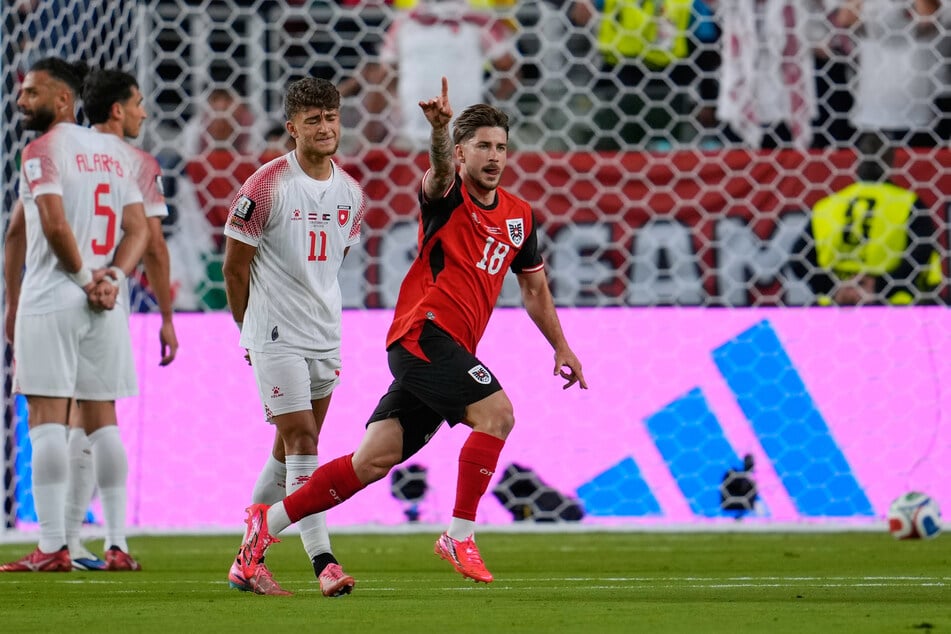 Romano Schmid bejubelt seinen Treffer zum 1:0 für Österreich.