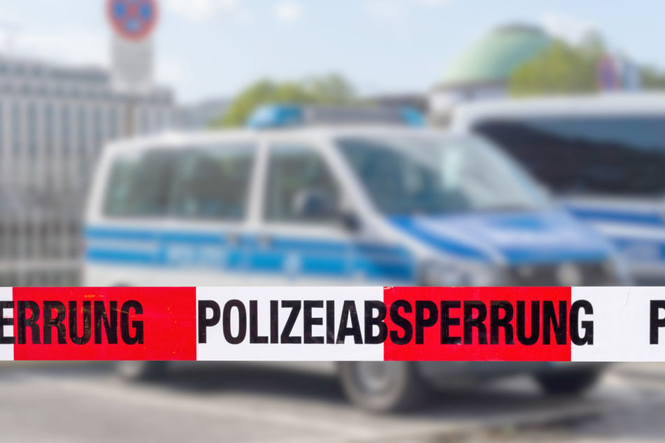 Dom-Platz zeitweise abgesperrt: Herrenloser Koffer versetzt Polizei in Alarmbereitschaft!