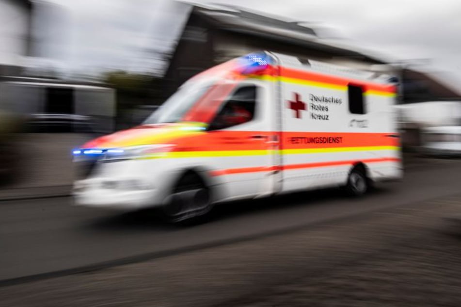 Die Rettungskräfte konnten nichts mehr für den Mann (†57) tun. Er verstarb am Unfallort. (Symbolfoto)