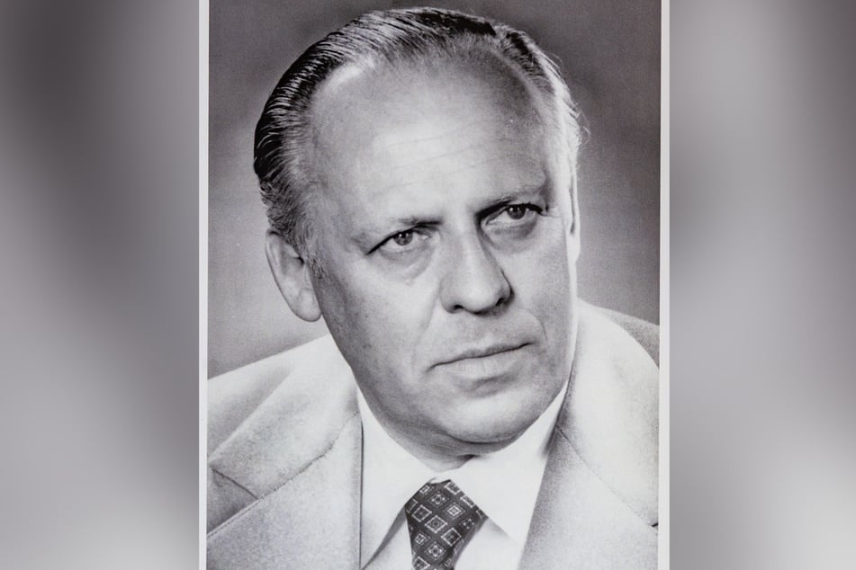 Bernhard Thieme wurde am 25. Juni 1926 geboren. Der 20. April 1982 wurde offiziell als sein Todestag bekannt gegeben.